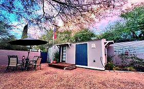 Cute Peaceful Tiny House Getaway W Backyard - Low Summer Rates!