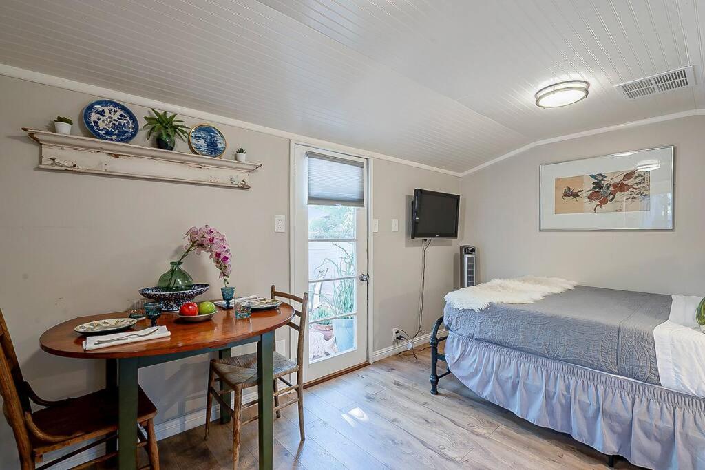 Cute Peaceful Tiny House Getaway W Backyard - Low Summer Rates! Tucson Exterior photo